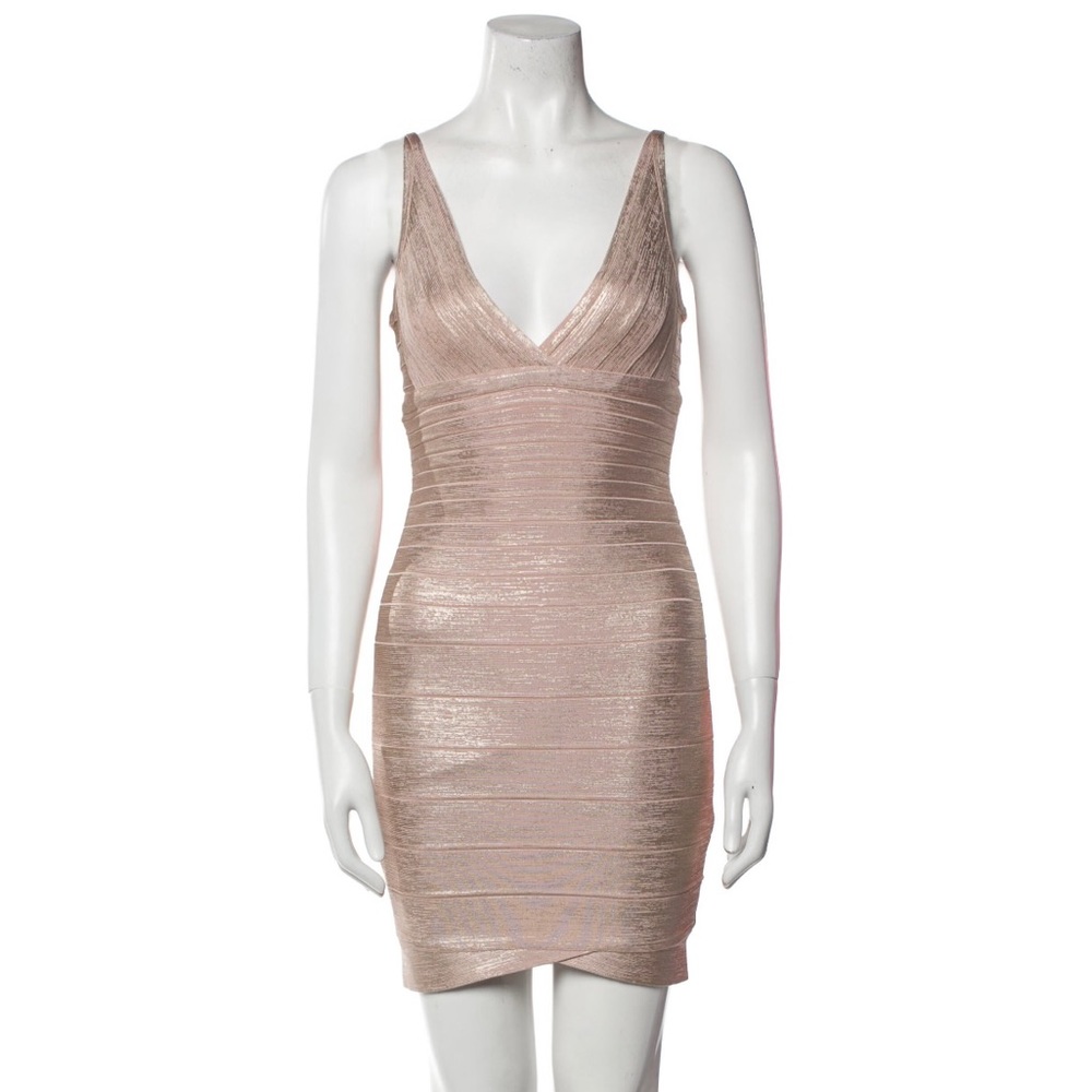 In perfect condition. Herve leger dress. Worn once. No sign of damage.
